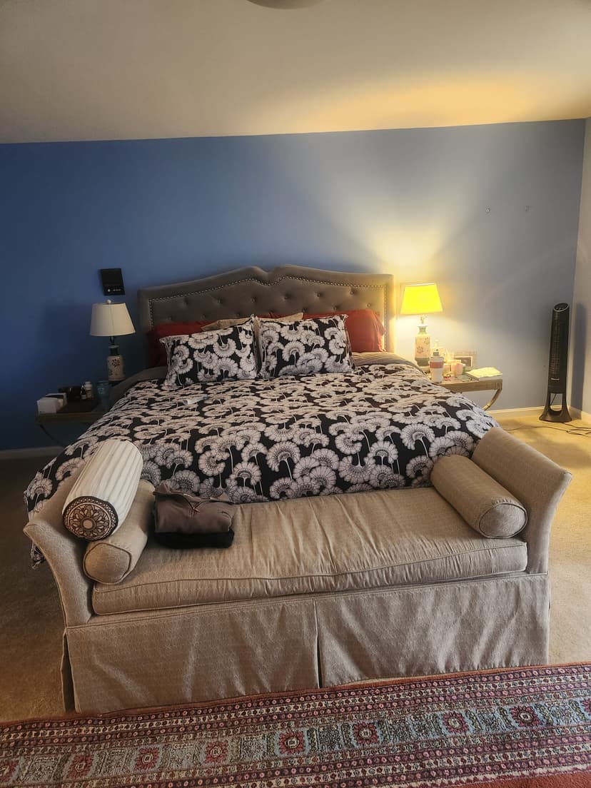Fresh and tidy bathroom surfaces after recurring cleaning visit